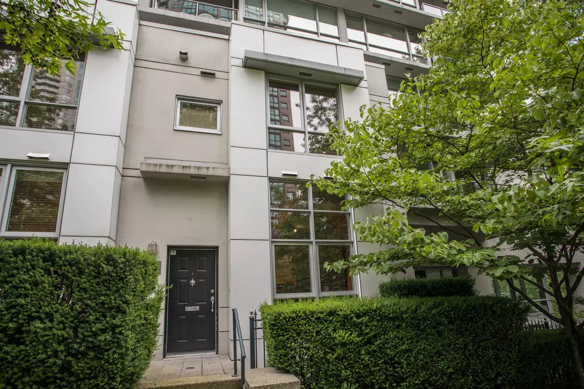 Vancouver, BC V6G 3K5,707 Broughton ST #TH8