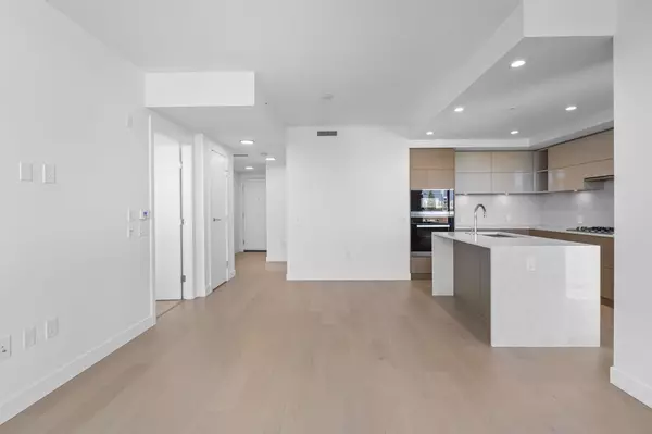 Vancouver, BC V5Y 2J3,469 W King Edward AVE #405