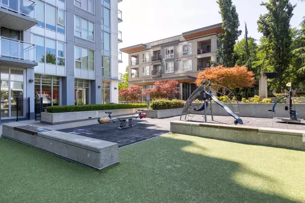 Surrey, BC V3T 0J5,13325 102a AVE #608