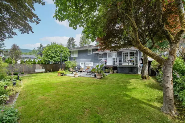 North Vancouver, BC V7R 2H5,1057 Montroyal BLVD