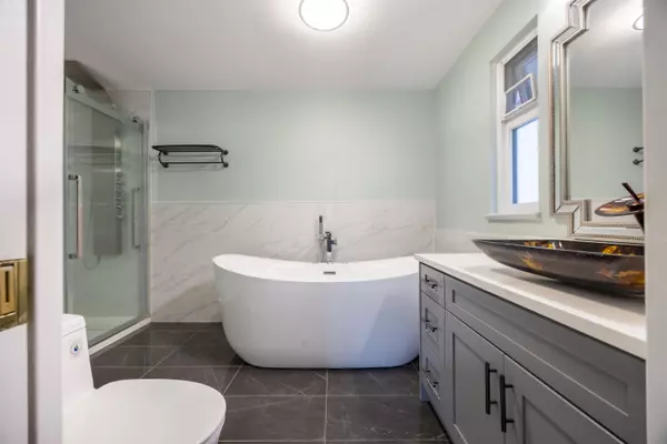 Surrey, BC V4N 3E3,9281 161 ST