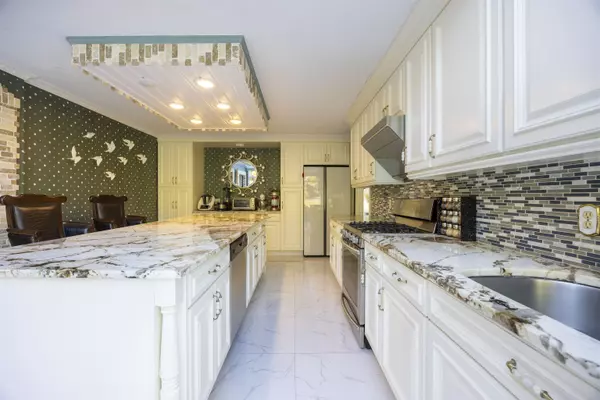 Burnaby, BC V5A 4T5,7517 Kilrea PL