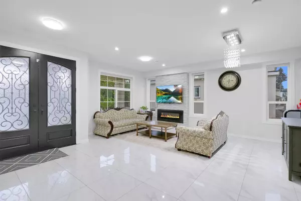 Surrey, BC V3W 0X7,8069 124 ST