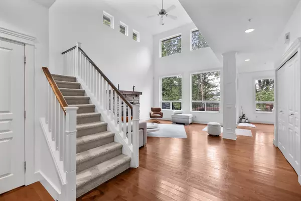 Maple Ridge, BC V2W 0B3,23953 Mcclure AVE