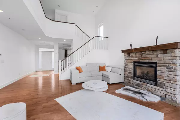 Maple Ridge, BC V2W 0B3,23953 Mcclure AVE