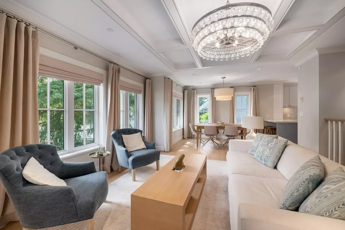 Vancouver, BC V6N 2X7,3336 W 38th AVE