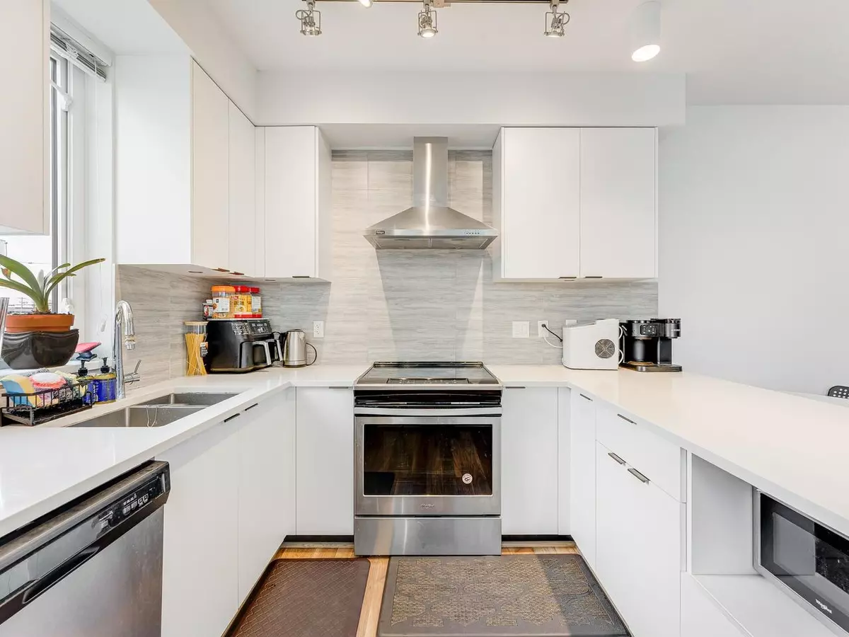 Burnaby, BC V5H 0H1,5355 Lane ST #212