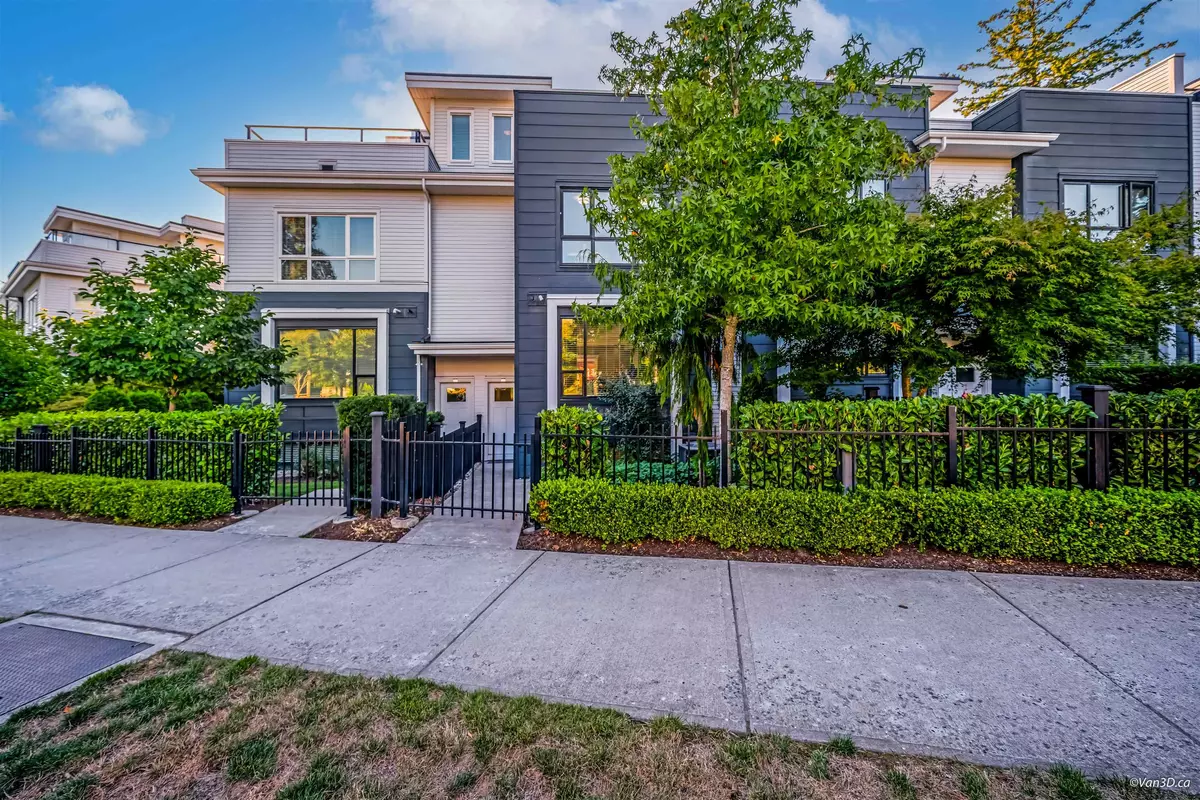 Surrey, BC V3Z 0W6,2277 Oak Meadows DR #216