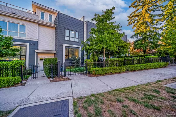 Surrey, BC V3Z 0W6,2277 Oak Meadows DR #216