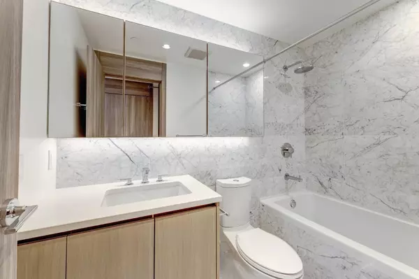 Burnaby, BC V5C 0M8,4720 Lougheed HWY #11XX