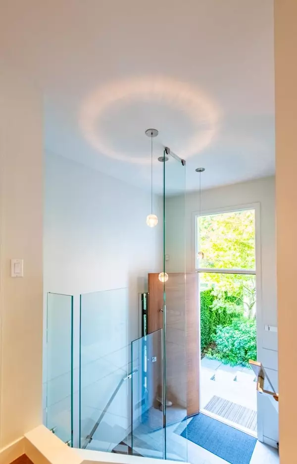 Vancouver, BC V6S 1X9,3530 W 31st AVE