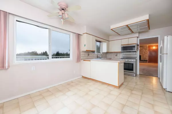 Burnaby, BC V5E 2B1,7740 Allman ST