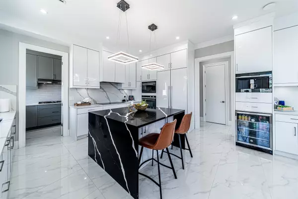 Richmond, BC V7A 2S6,9291 Glenallan DR