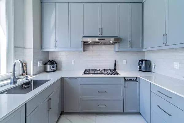 Richmond, BC V7A 2S6,9291 Glenallan DR
