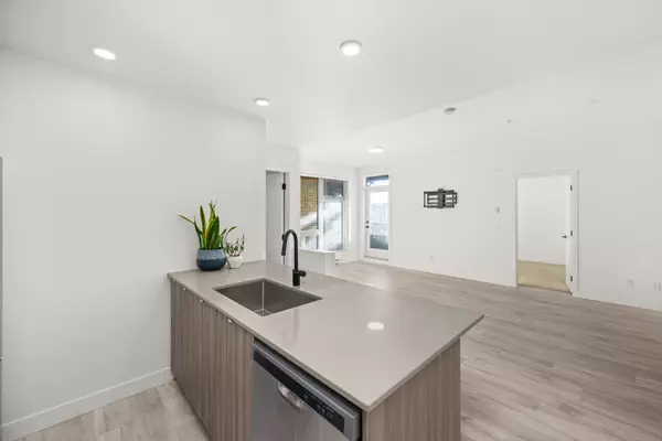 32838 Landeau PL #307 Abbotsford, BC V2S 0M6