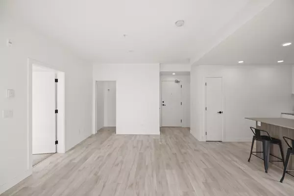 Abbotsford, BC V2S 0M6,32838 Landeau PL #307