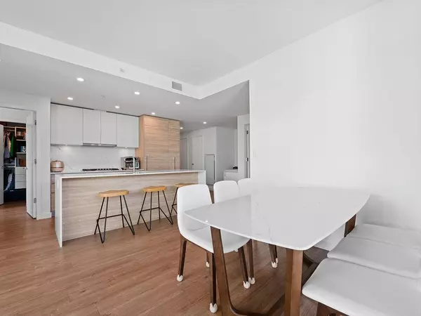 Coquitlam, BC V3K 0G6,585 Austin AVE #1003