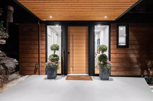 West Vancouver, BC V7W 1Y7,6224 St Georges PL