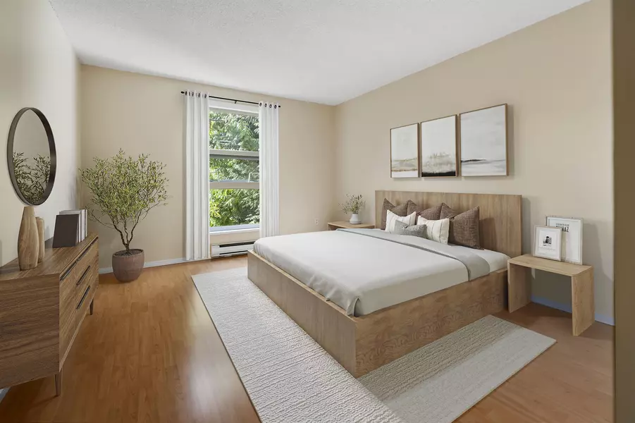 15268 100 AVE #209, Surrey, BC V3R 7V1