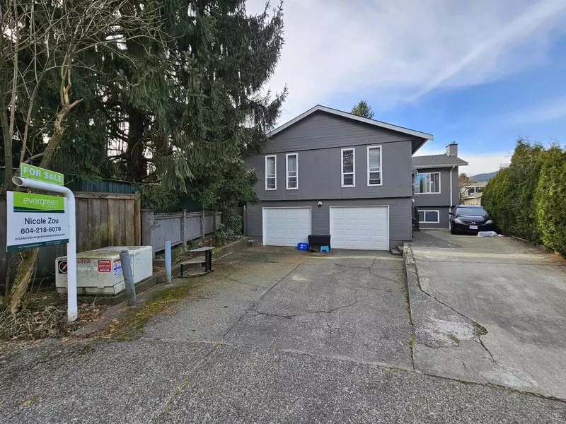 1208 Entrance CT, Coquitlam, BC V3E 1E5
