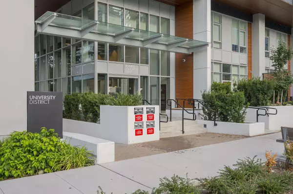 Surrey, BC V3T 0S7,10448 University DR #3801