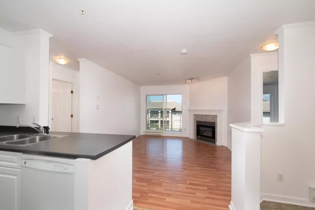 Maple Ridge, BC V2X 6B8,12206 224 ST #403