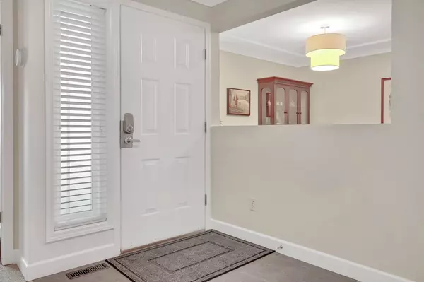 Surrey, BC V4A 8T7,12957 17 AVE #4