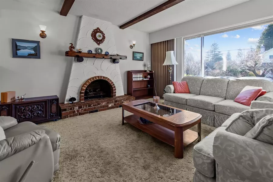 1518 Parker PL, White Rock, BC V4B 4S5