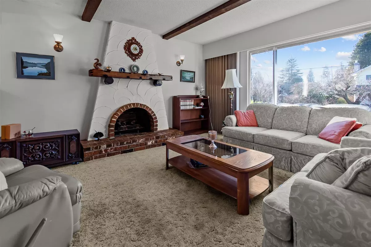 White Rock, BC V4B 4S5,1518 Parker PL