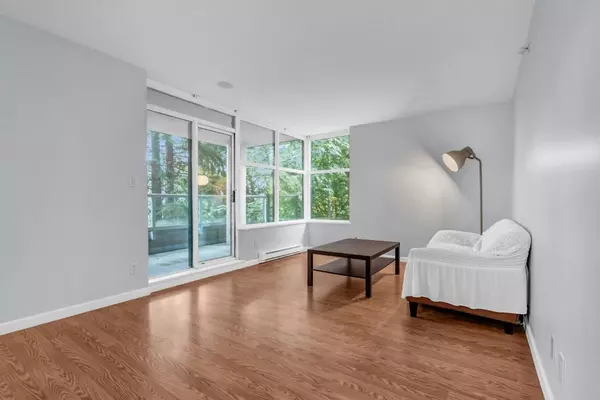 Burnaby, BC V5A 0A3,9232 University CRES #2xx