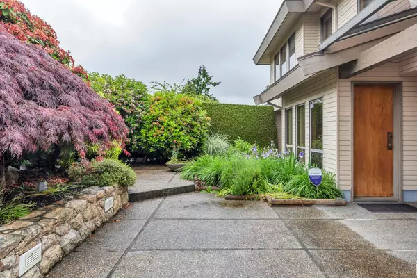 Richmond, BC V7C 3G4,8660 Camden CRES