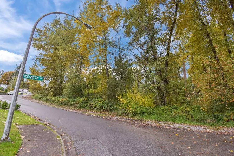 14409 115 AVE, Surrey, BC V3R 5Y2