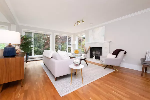 Vancouver, BC V6R 2L7,4228 W 11th AVE
