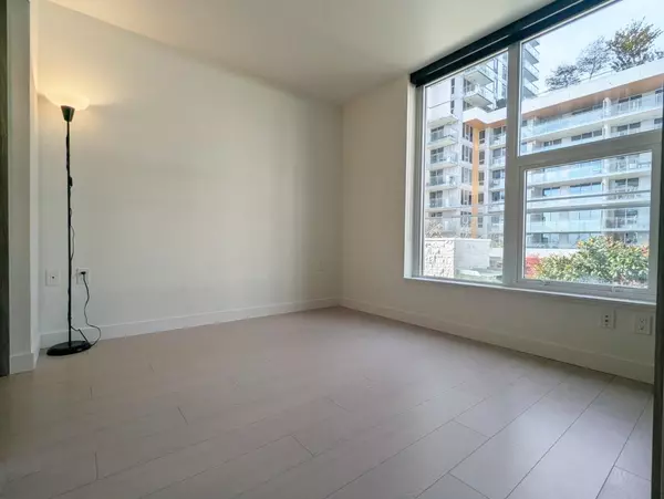 Vancouver, BC V5X 0H5,433 SW Marine DR #301