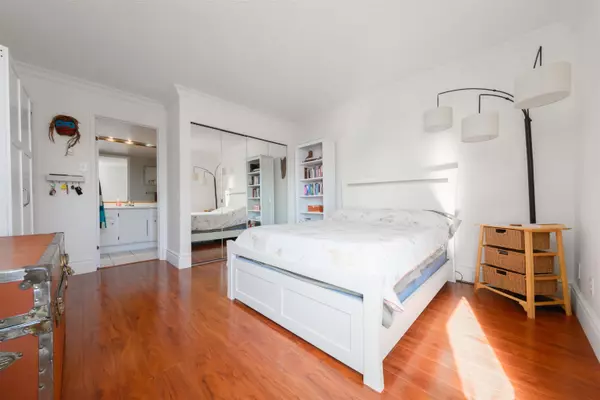 1026 Queens AVE #1105 New Westminster, BC V3M 6B2