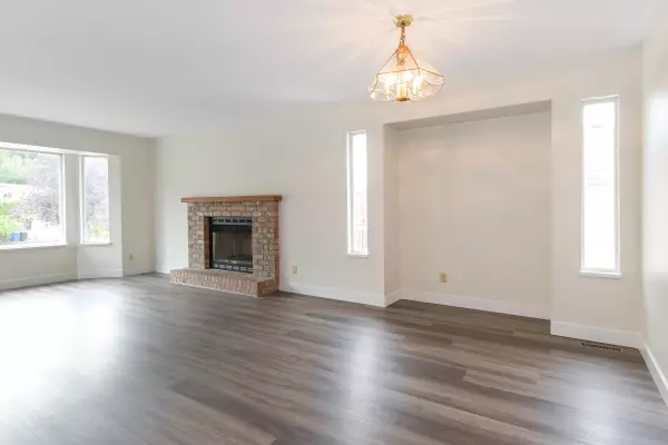 2890 Crossley DR Abbotsford, BC V2T 5H2