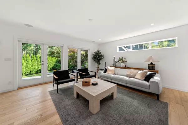 North Vancouver, BC V7P 2M8,2025 Mackay AVE