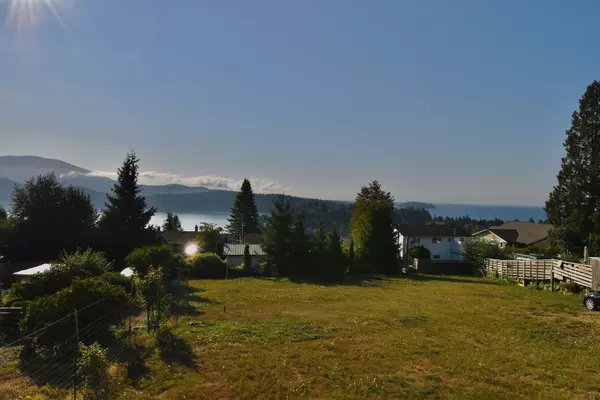 Gibsons, BC V0N 1V9,554 Wildwood CRES