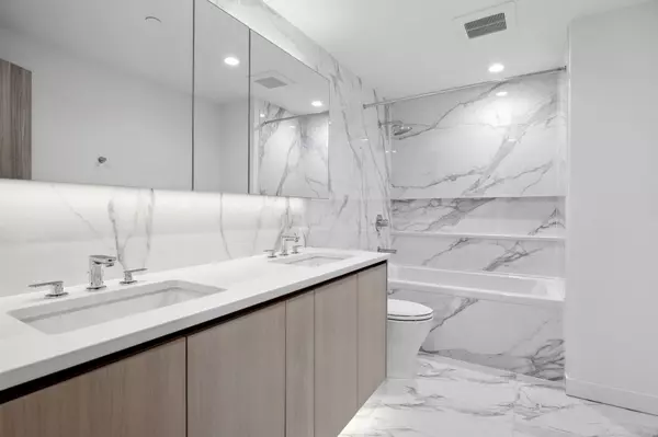 4880 Lougheed HWY #2X03 Burnaby, BC V5C 0N1