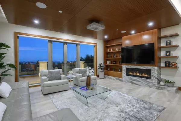 618 Hawstead PL West Vancouver, BC V7S 1T9