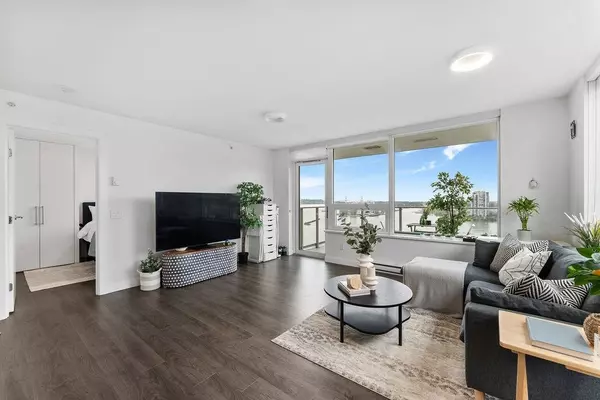 988 Quayside DR #1502, New Westminster, BC V3M 0L5