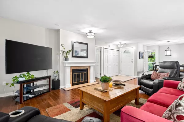 Coquitlam, BC V3C 5B1,2733 Atlin PL #305