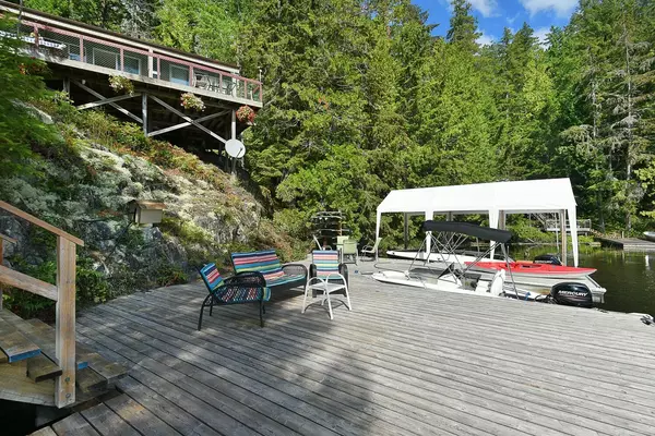 Lot 19 Sakinaw Lake Sechelt, BC V0N 2H0