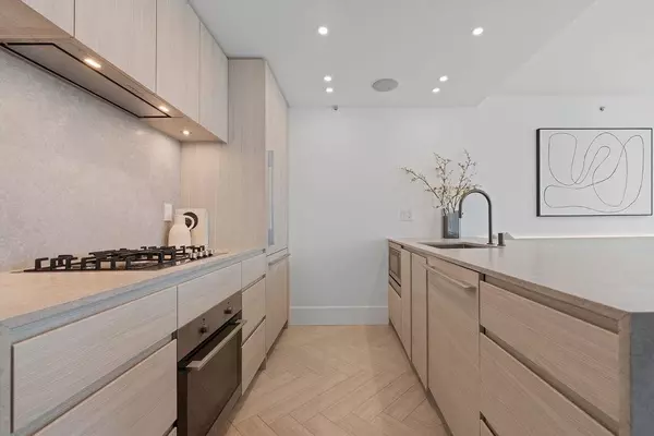 Vancouver, BC V6Z 3B8,1438 Richards ST #2206