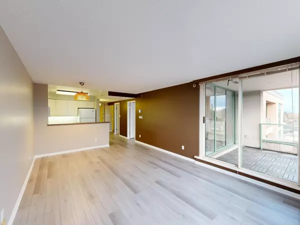 503 West 16th AVE #703, Vancouver, BC V5Z 4N3