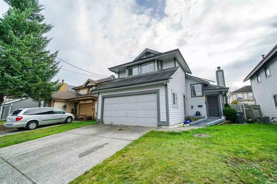 15130 98 AVE, Surrey, BC V3R 8T2