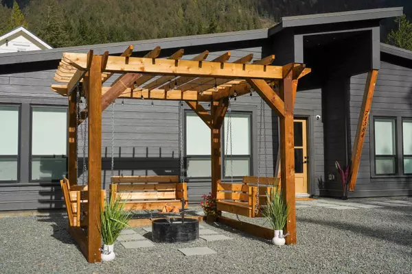 Sunshine Valley, BC V0X 1L5,71384 Grove PL #HG 184