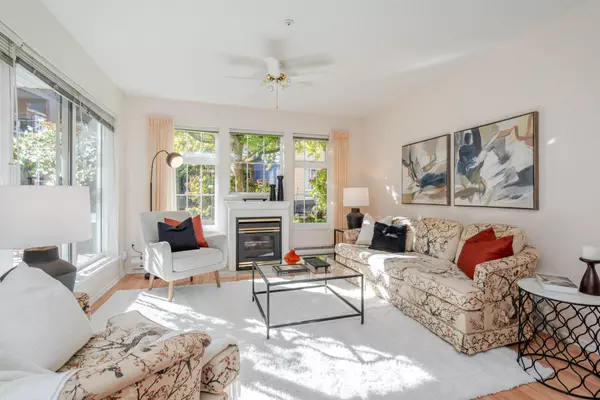 Tsawwassen, BC V4M 4E7,5556 14th AVE #108