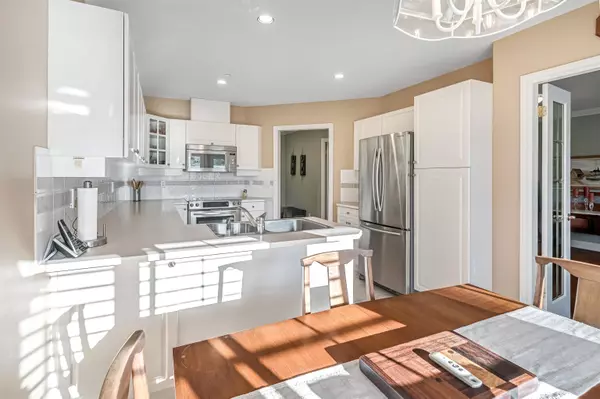 Delta, BC V4M 3K3,1320 55 ST #205