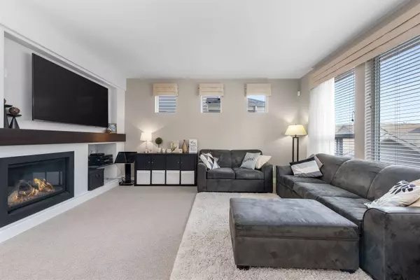 Coquitlam, BC V3B 0C9,3382 Darwin AVE